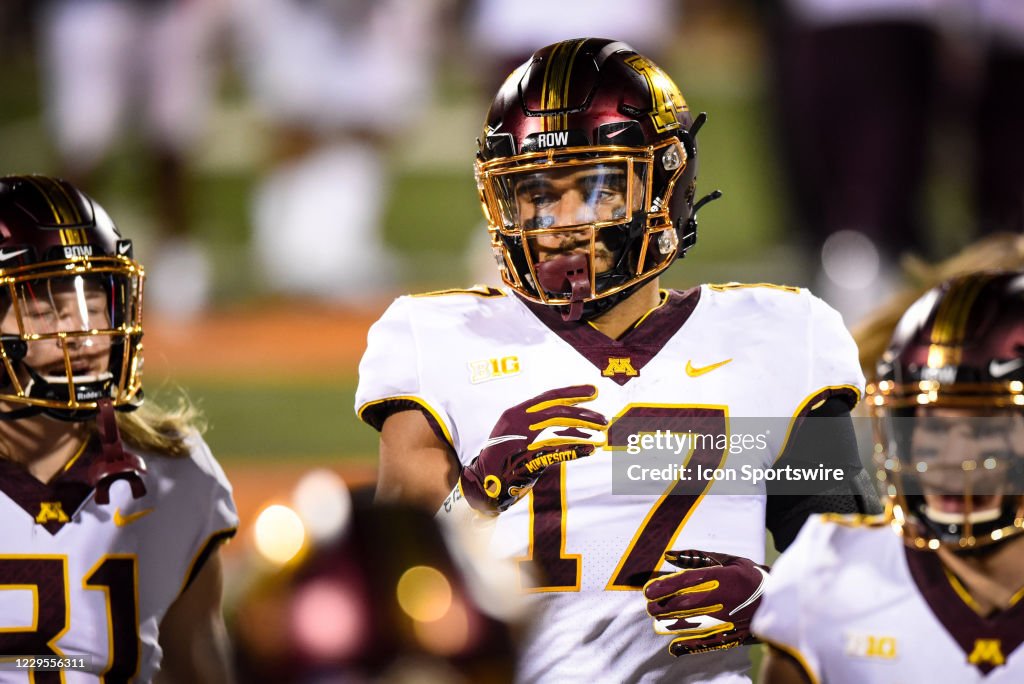 minnesota-dl-gage-keys-during-a-college-football-game-between-the-picture-id1229556311