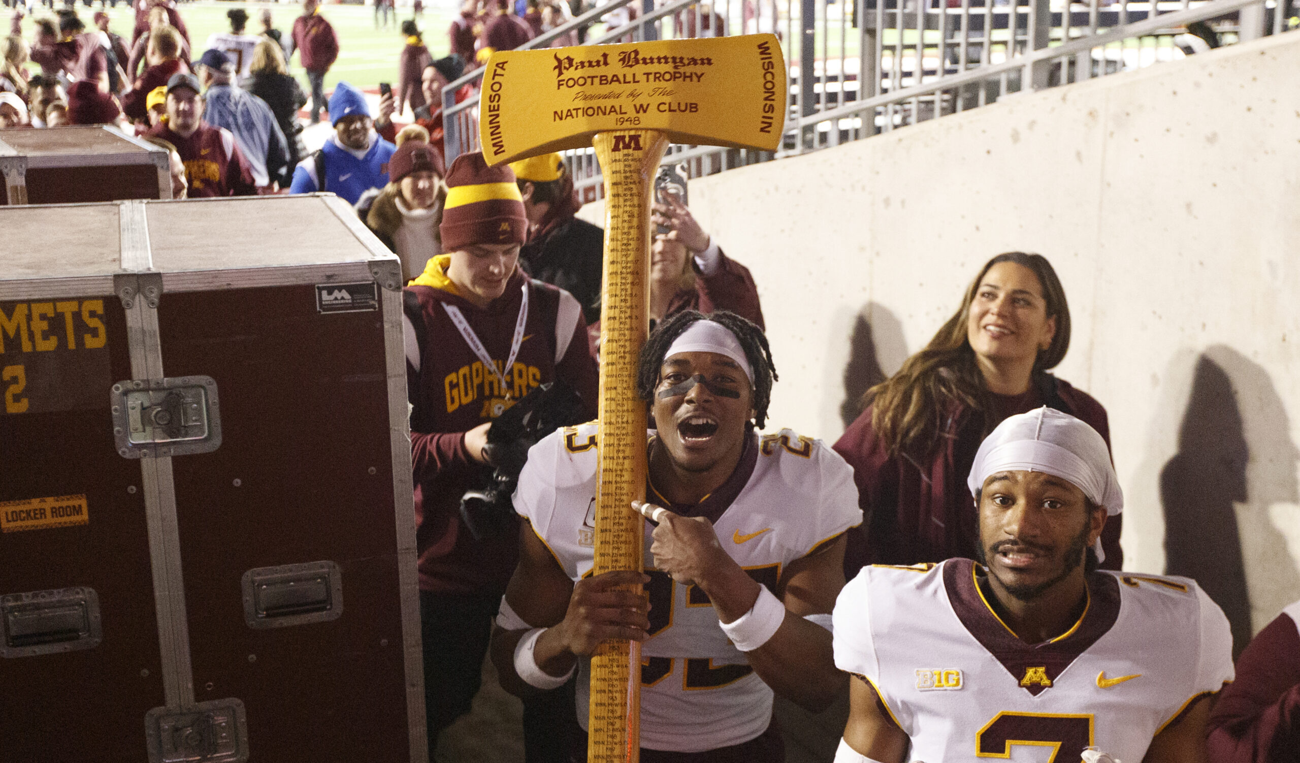 mikefarrellsports.com