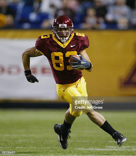 jared-ellerson-of-the-minnesota-gophers-carries-the-ball-during-the-picture-id52135617