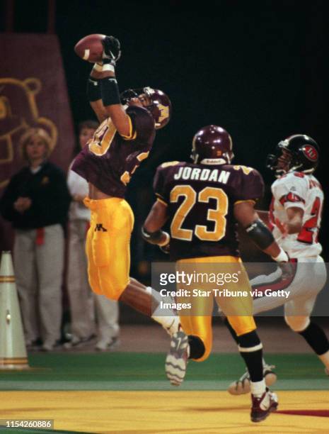 gophers-v-indiana-gopher-jimmy-wyrick-intercepts-the-ball-in-the-for-picture-id1154260886