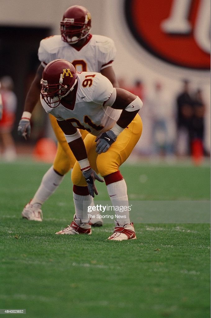 karon-riley-of-the-minnesota-golden-gophers-plays-defense-against-the-picture-id484002852