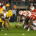 8249530-ncaa-football-minnesota-wisconsin-850x531