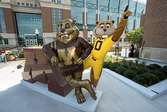 Goldy_Gopher_Statue