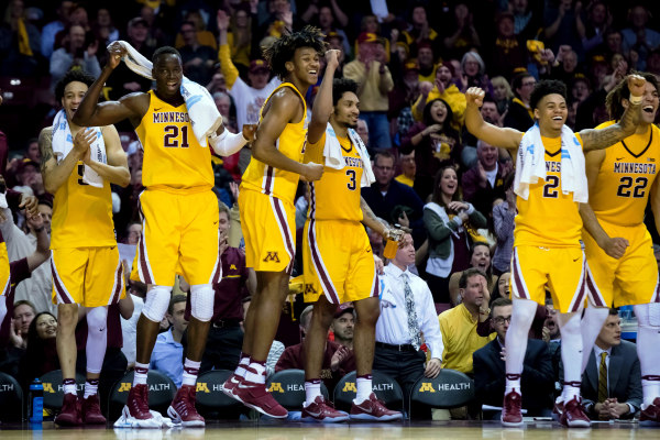 Gophers_Hoops_Celebration