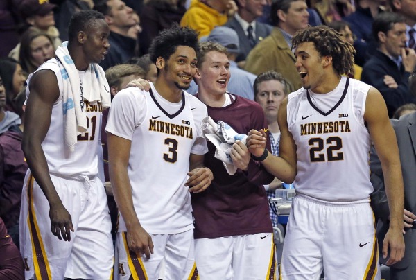 Gophers_Iowa_Celebration