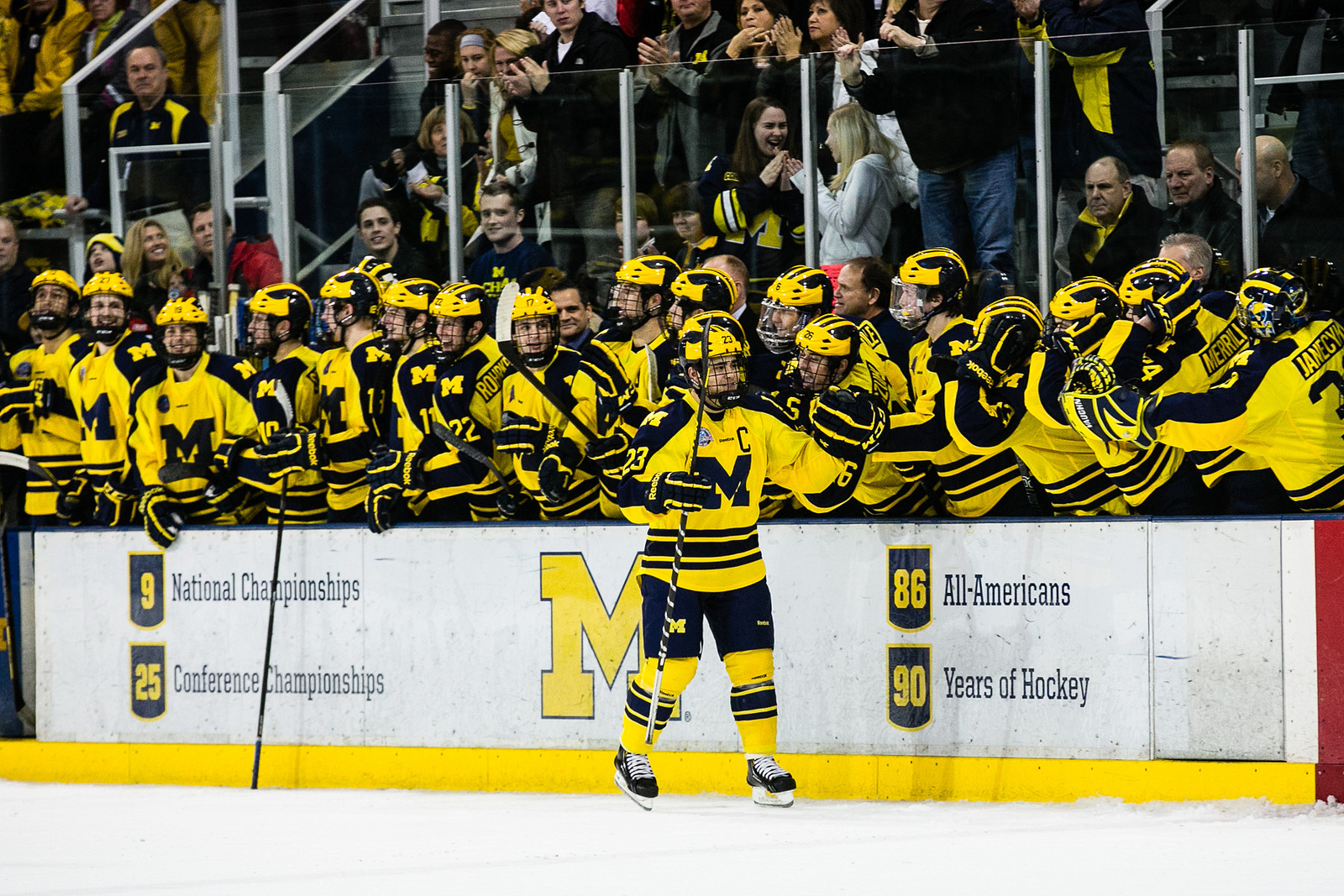 wolverines-bench-fsu